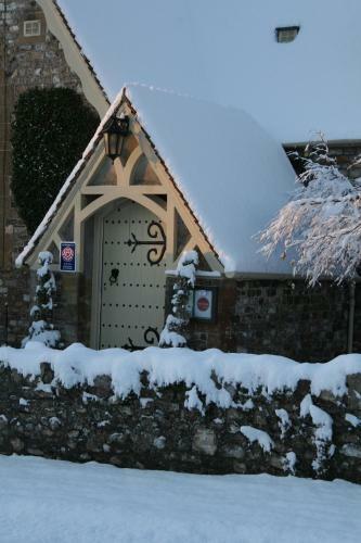 Hostal The Belfry, Restaurant And Rooms