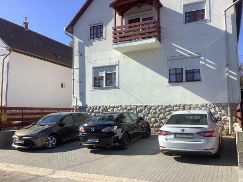Ez�st Bor�ka Apartman