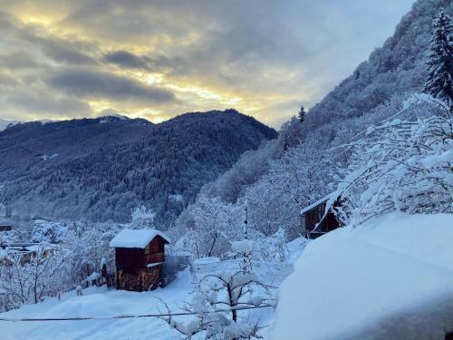 ???????? ???? ???????? - Lentekhi Mountain Inn