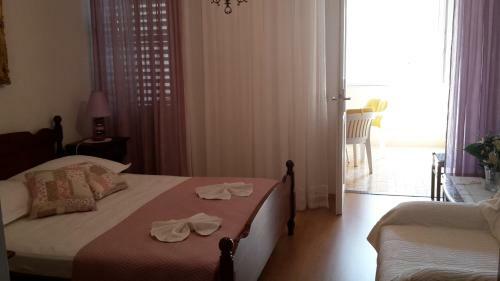 Hostal Guest House Fenix Brela