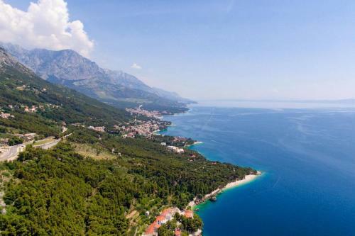 Apartments By The Sea Brela, Makarska - 16950