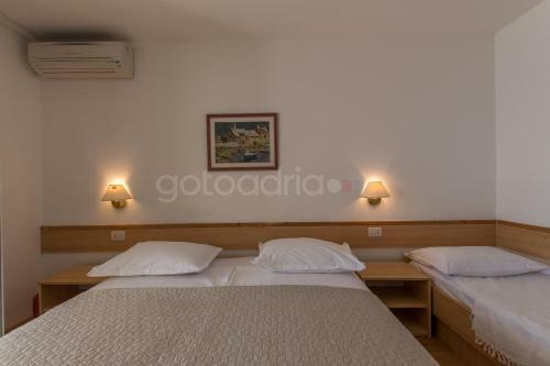 Beachfront Brela Apartments Ljubica