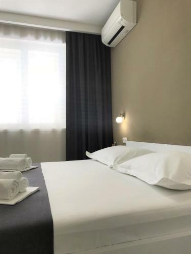 Hostal Berulia Accommodation