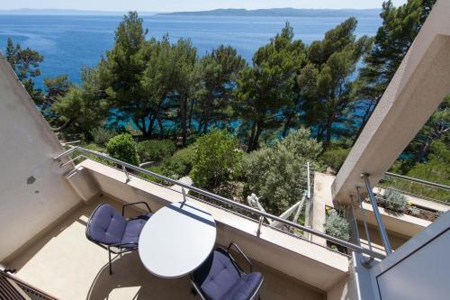 Apartments By The Sea Brela, Makarska - 19205