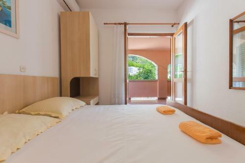 Apartments Ruze - 200 From Sea