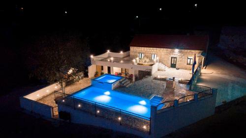 Dvori Stipanovi With Heated Pool
