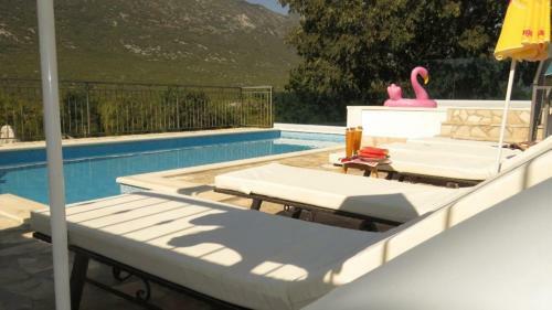 Dvori Stipanovi With Heated Pool