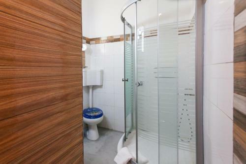 Stylish 2bdrm Apartment In Plaka With Acropolis View