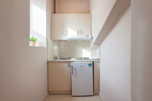 Stylish 2bdrm Apartment In Plaka With Acropolis View