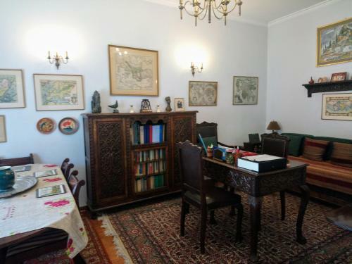 Vintage Apartment