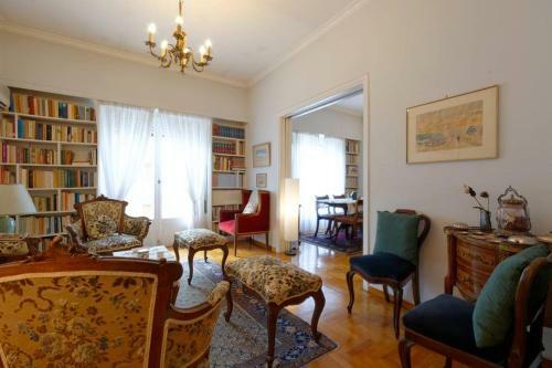Vintage Apartment
