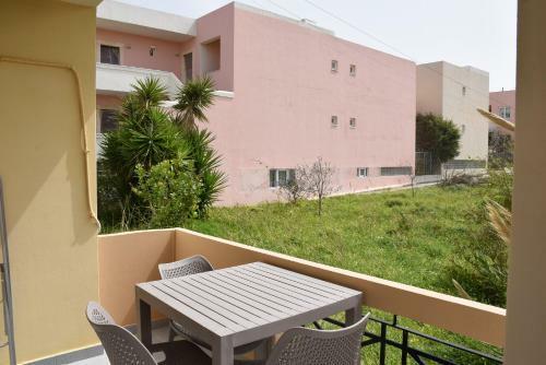 Manos Beachside Apartments