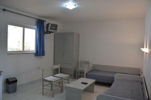 Manos Beachside Apartments