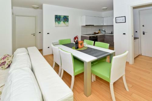 Apartmani Astrado Petr?ane