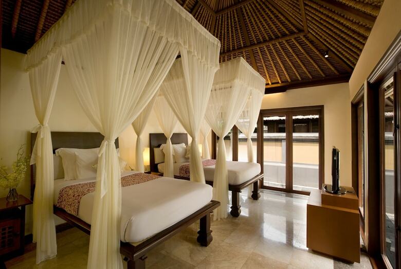 Hotel Kamandalu Resort & Spa