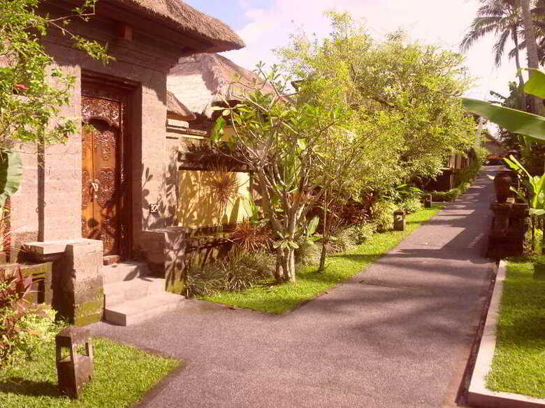 Hotel Kamandalu Resort & Spa