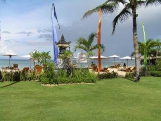 Hotel The Oasis Beach Benoa Bali