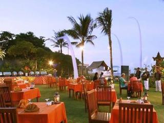 Hotel The Oasis Beach Benoa Bali