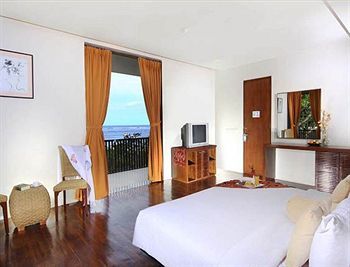 Hotel The Oasis Beach Benoa Bali
