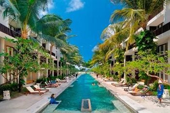 Hotel The Oasis Beach Benoa Bali