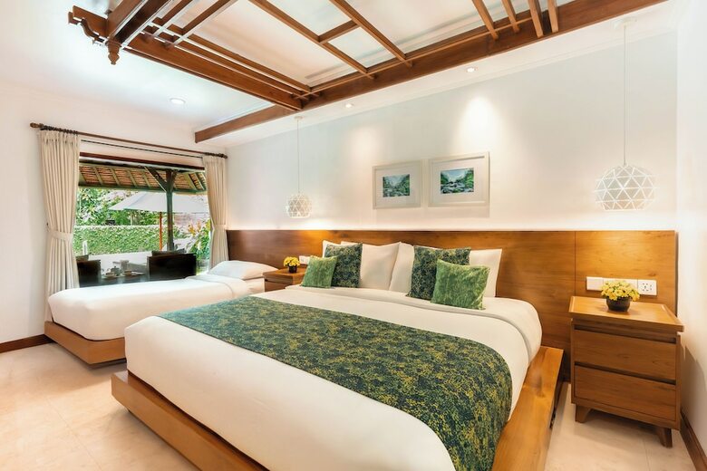 Legian Beach Hotel