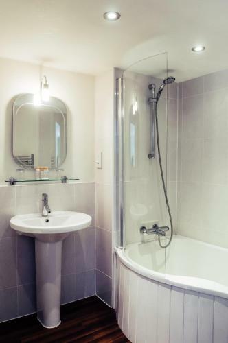 Hostal Bridgehouse