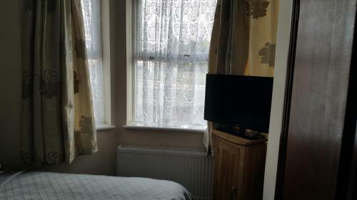 Hostal Airport Guest House