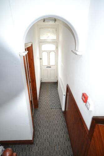 Hostal Airport Guest House