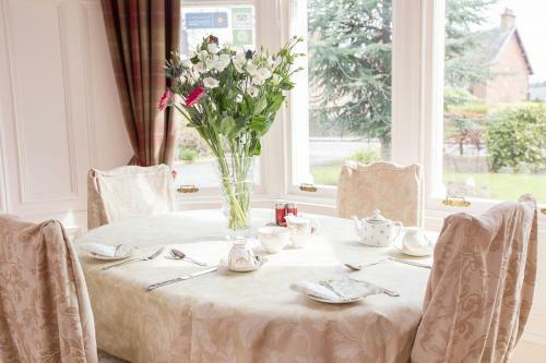 Hostal Chrialdon House