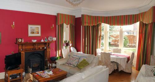 Hostal Chrialdon House