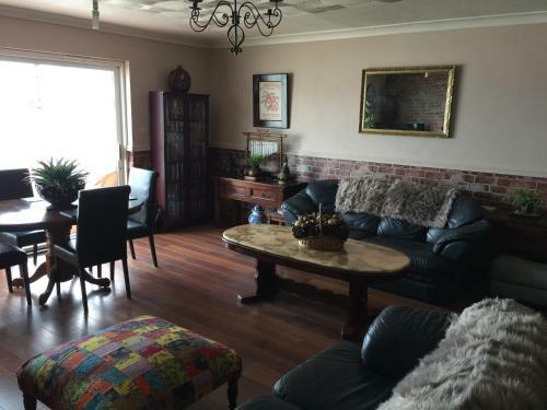 Hostal Lakeland Guest House