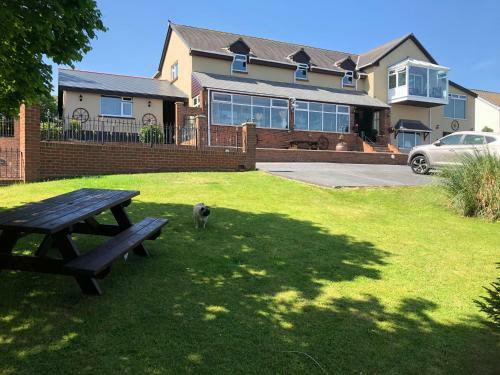 Hostal Lakeland Guest House