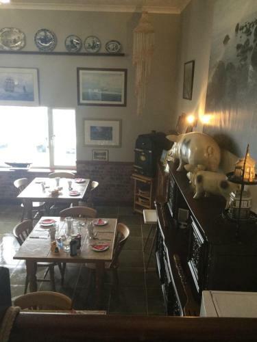 Hostal Lakeland Guest House