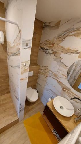 Hostal Grill Bar Podlavice