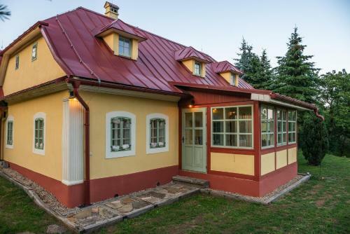 Dom?ok Na Slne?nom Kopci