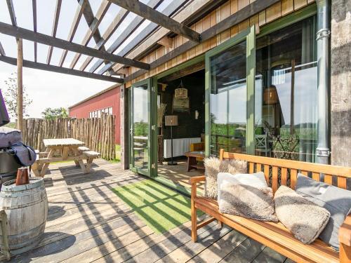 Homey Bungalow In Callantsoog With Terrace