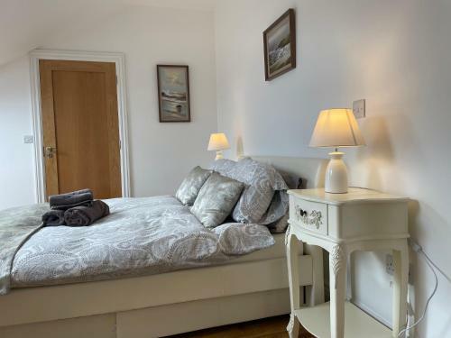 Cootehall Marina Luxury Lakefront Apartment