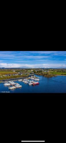 Cootehall Marina Luxury Lakefront Apartment