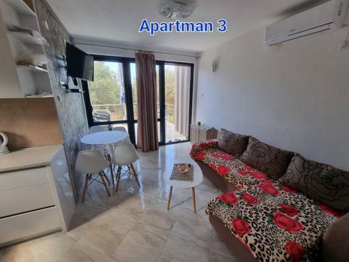 Kamp - Apartmani Utjeha