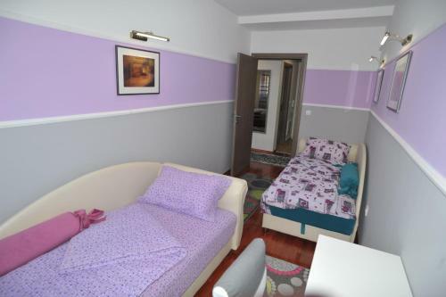 Twins Apartments