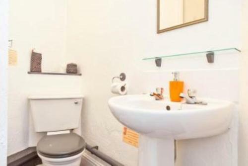 Hostal Lyndhurst Guest House