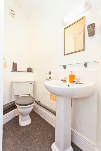 Hostal Lyndhurst Guest House
