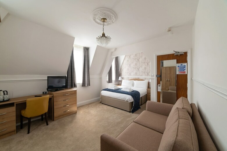 County Hotel