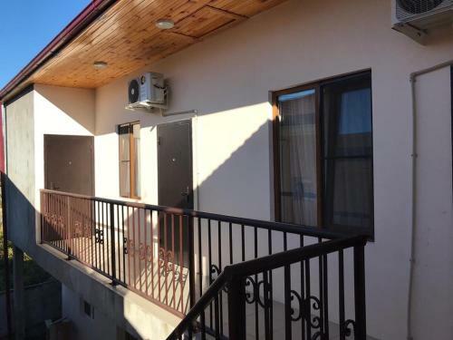 Hostal Guesthouse On Ardzinba 180