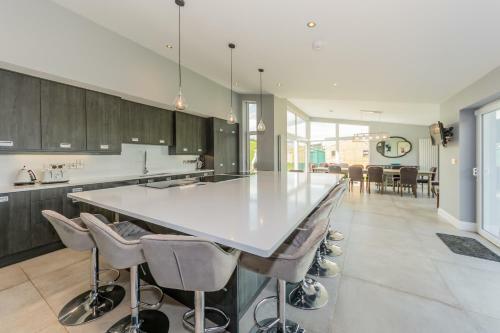 Apartamento River Views,kinsale, Exquisite Holiday Homes, Sleeps 22