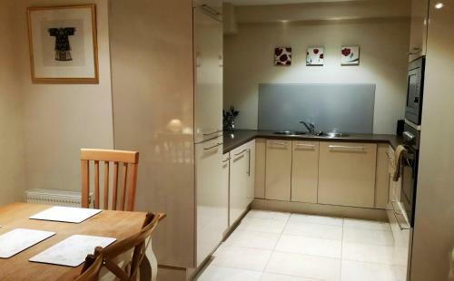 Apartment 2 Oakleigh House