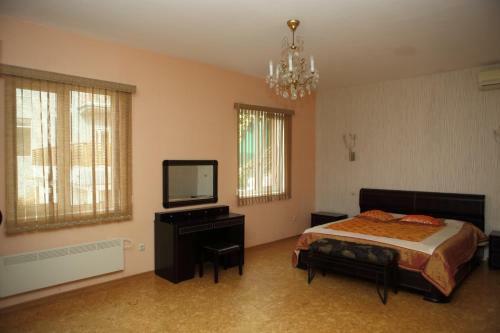 Hostal Mamzyshkha Guest House