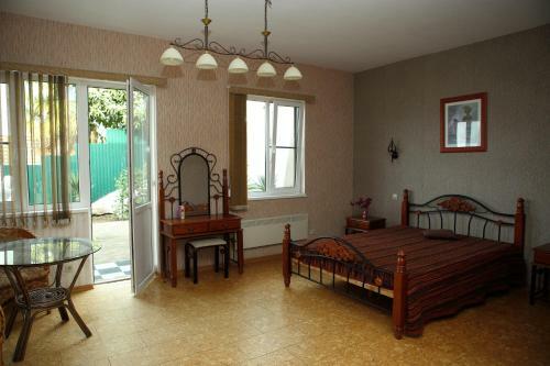 Hostal Mamzyshkha Guest House