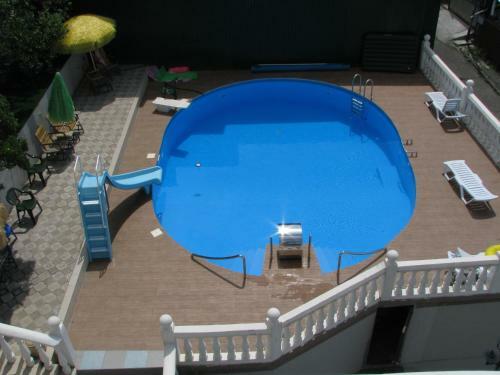 Hostal Mamzyshkha Guest House