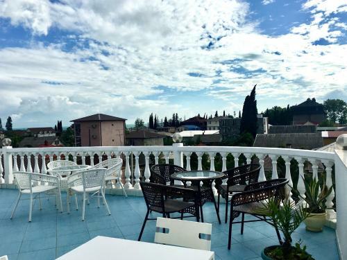 Hostal Emiliya Guest House